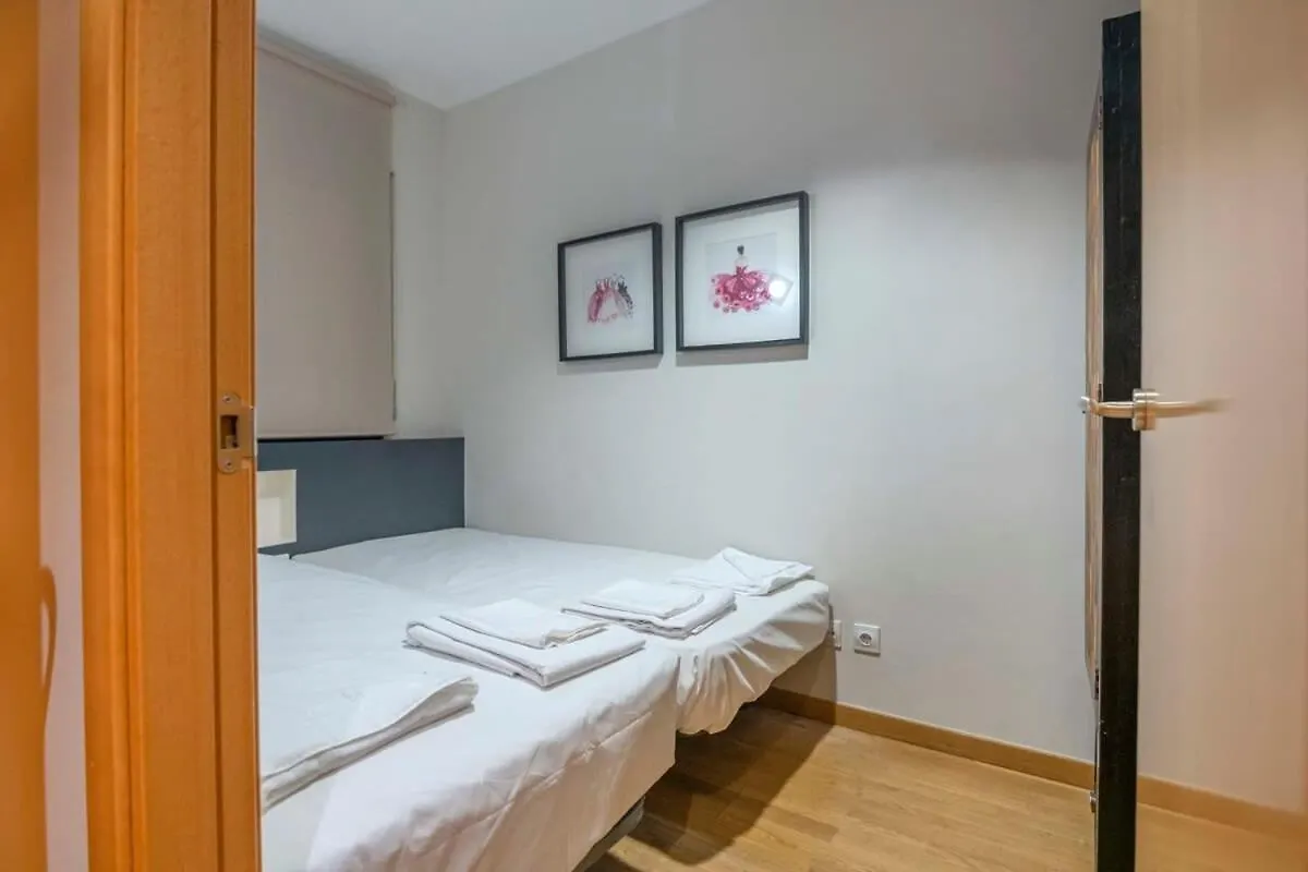 アパート 2 Bedroom With Balcony In Eixample 1-1 バルセロナ スペイン