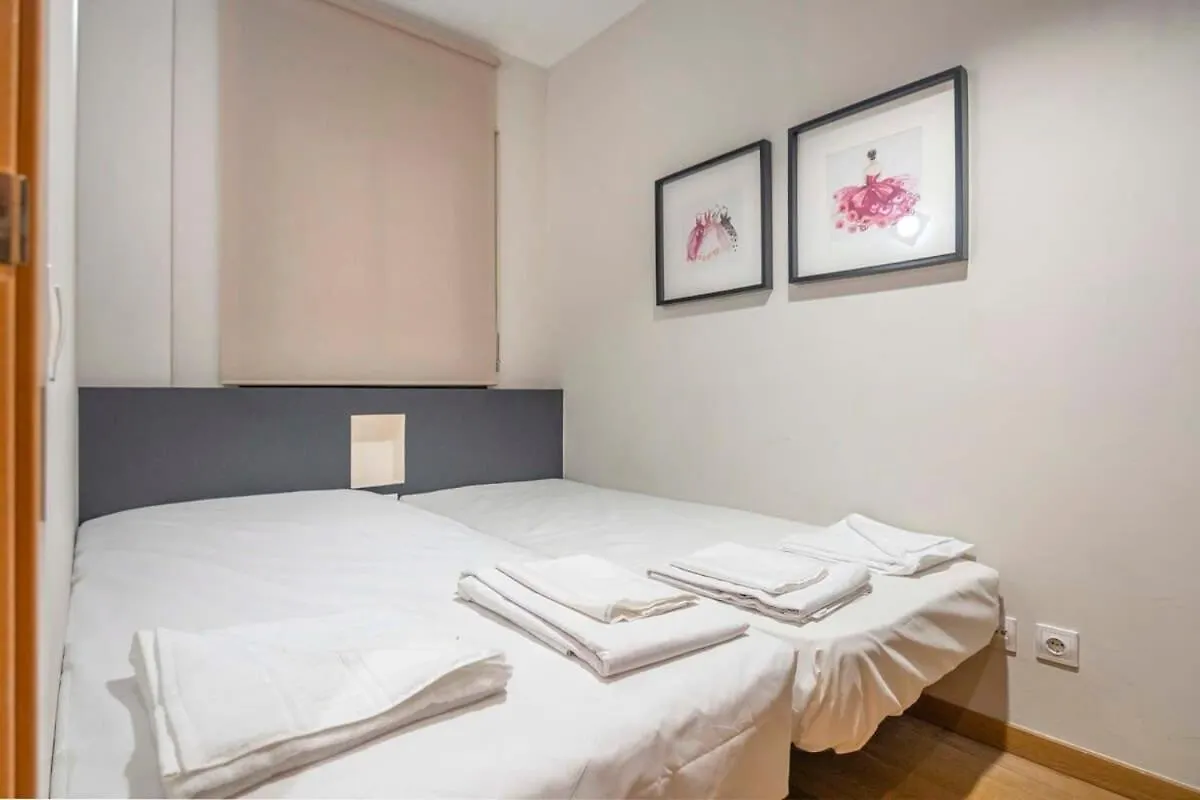 2 Bedroom With Balcony In Eixample 1-1 location