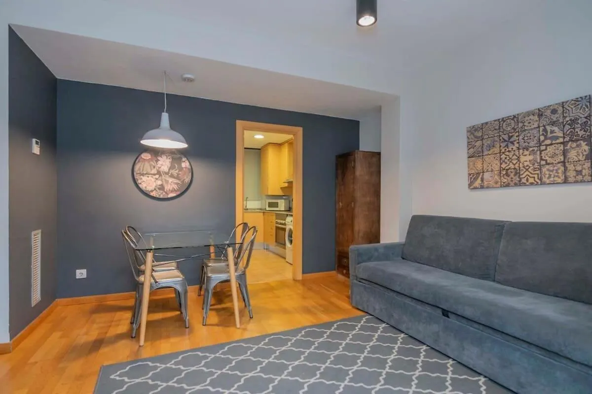 2 Bedroom With Balcony In Eixample 1-1 Barcelona